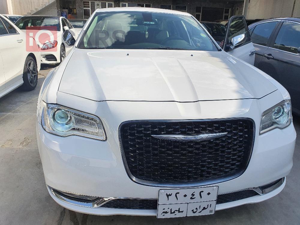 کرایسلەر 300